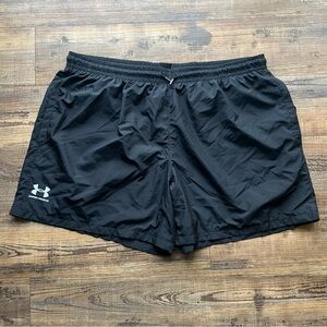 Under Armour Mens Black Essential Mesh Lined Mid Thigh Woven Volley Shorts 2XL